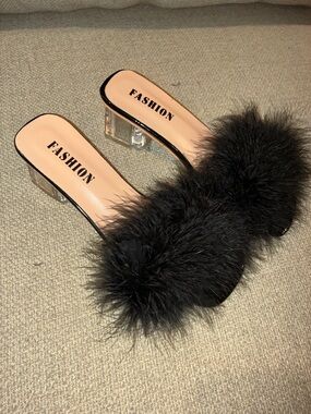Fashion Black Feather Slide Sandals with Clear Block Heel